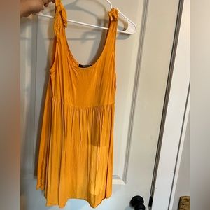 Forever 21 Yellow Flowy Dress - size M
